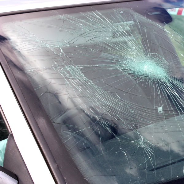 what auto glass replacement company to call and how much does it cost to fix broken windshield  in Allendale NJ